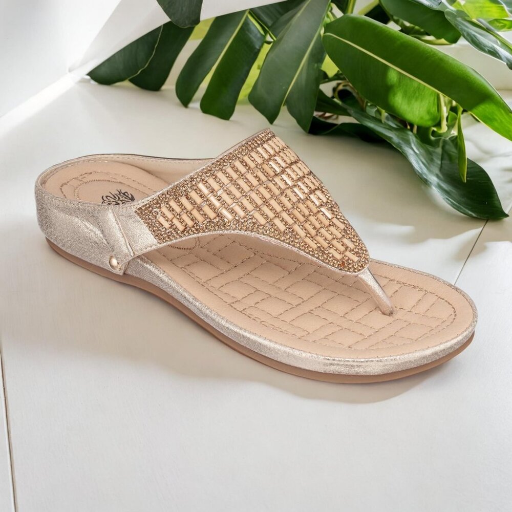 GC Shoes Womens Gold Comfort Flat Wedge Comfortable Slip on Sandals Size 8M NIB